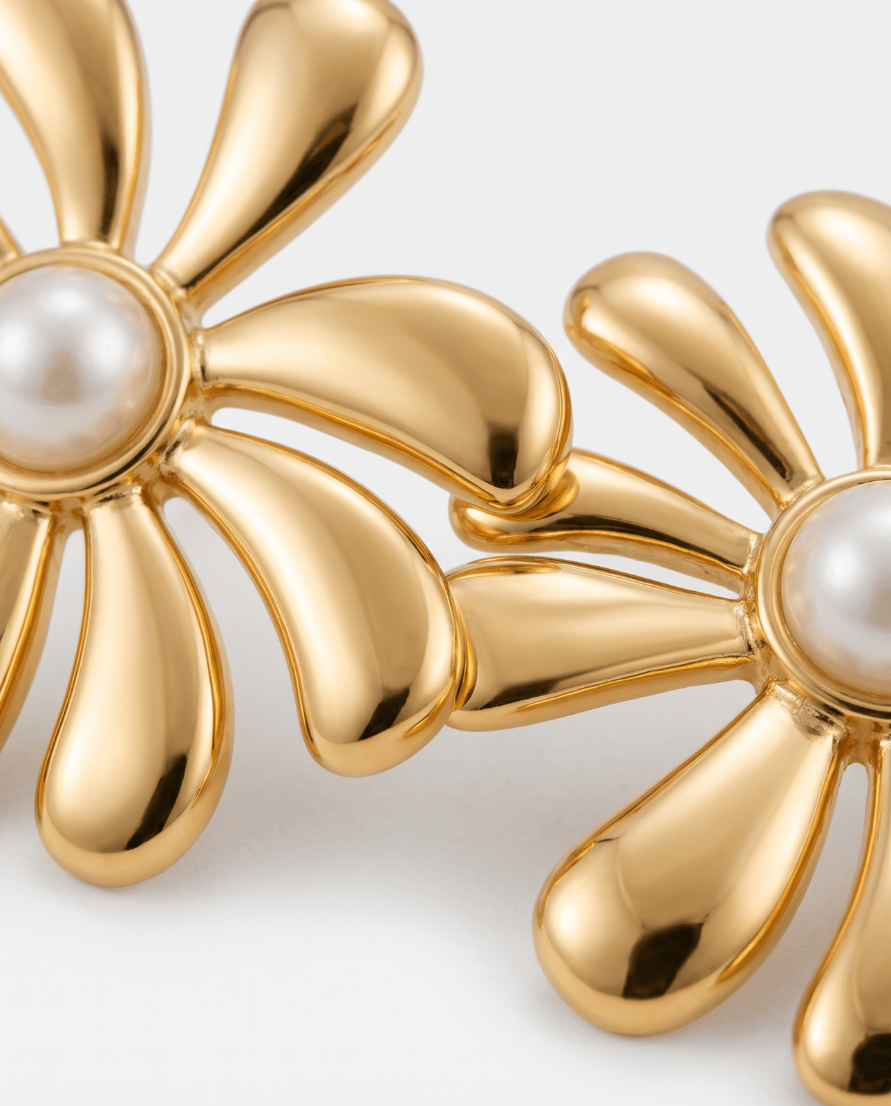 Bitonto - Chunky flower earrings - Stainless steel - Opulaire - WATERPROOF jewelry - 