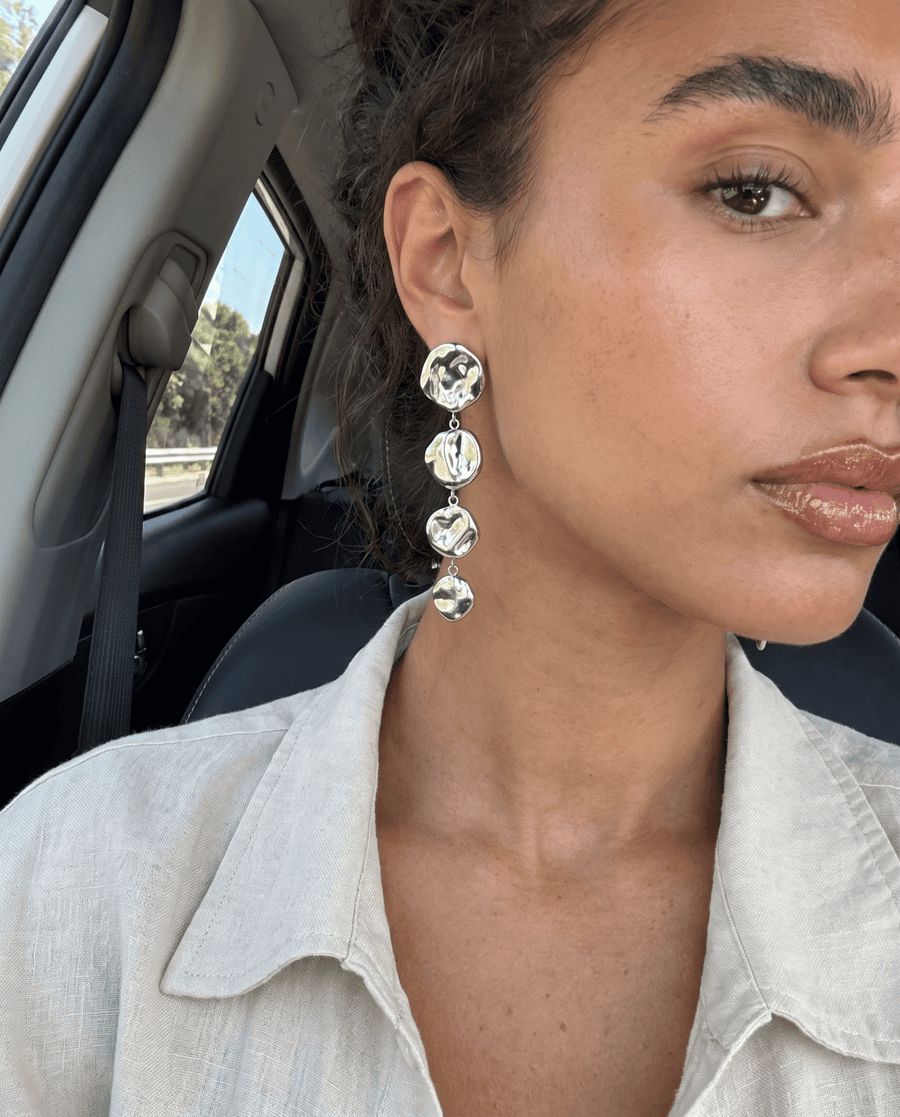 Emani - Hammered disc drop earrings - Stainless steel