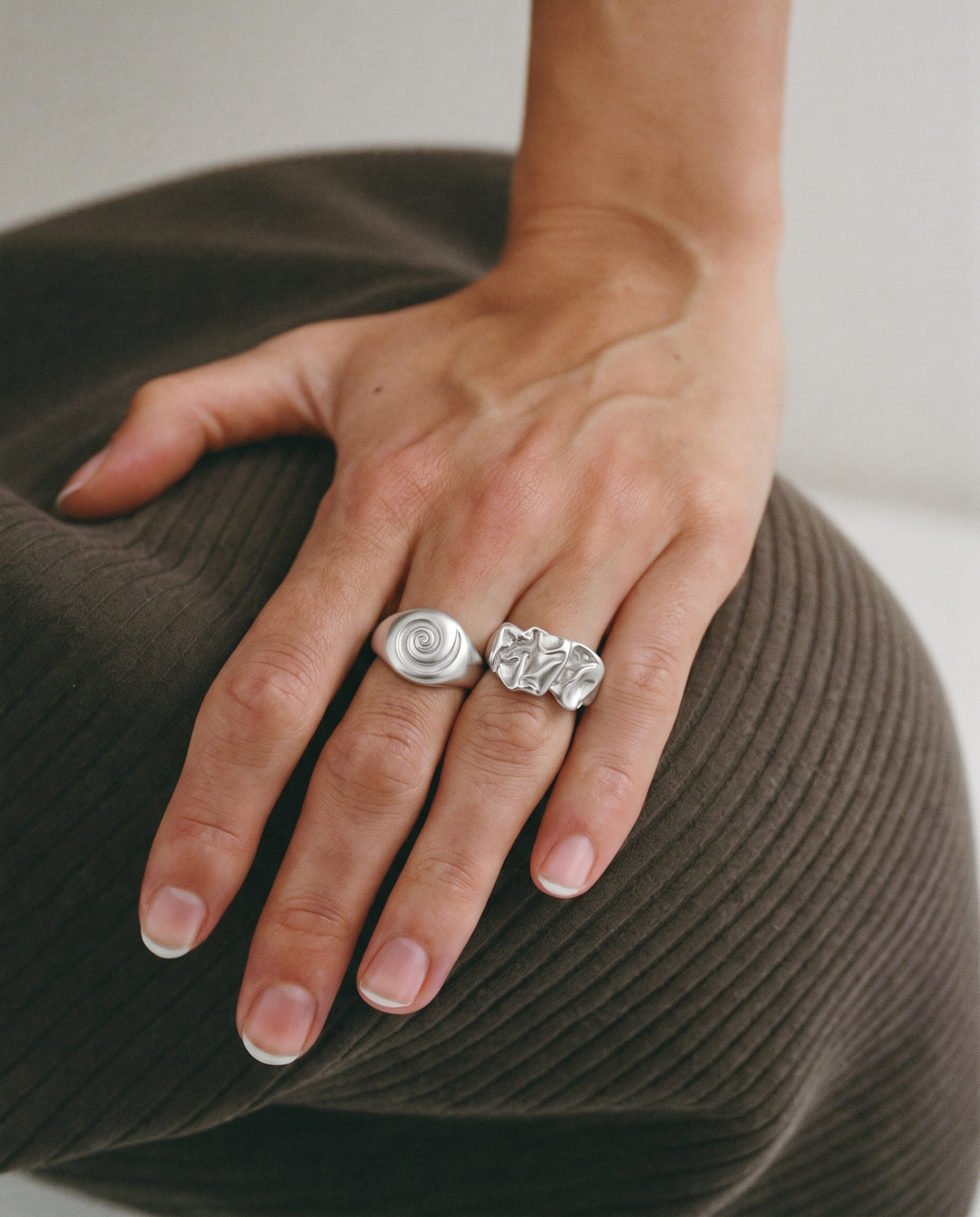 Isis ring