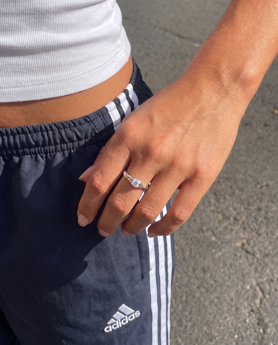 Kim - Dainty solitaire ring - Stainless steel