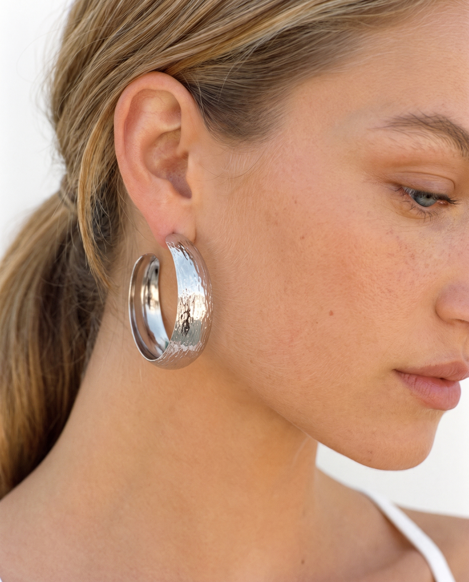 Cara - Chunky textured hoop earrings - stainless steel
