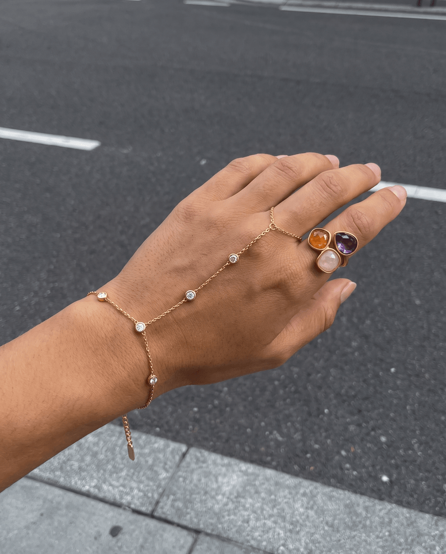 Milene - Hand chain bracelet - Stainless steel